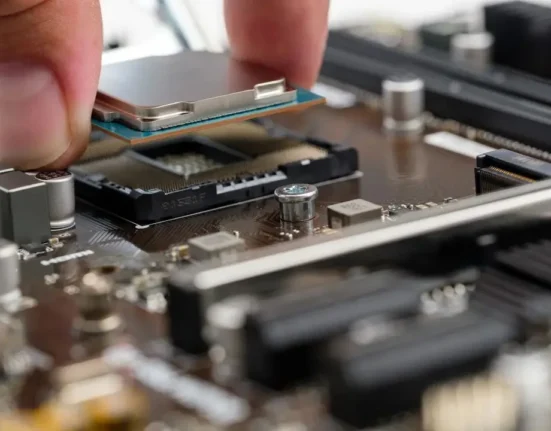 What are the differences between analog Ic and digital ic