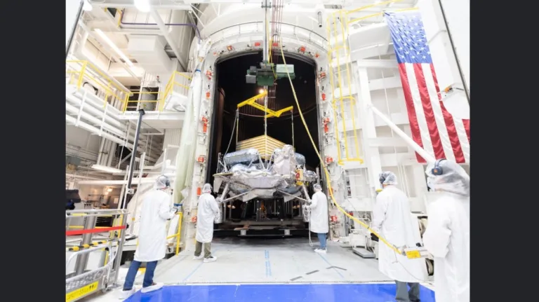 NASA JPL Testing Readies Voyager Technologies Lander for Moon Mission 4 1 pia26708 grifffin tvac wings