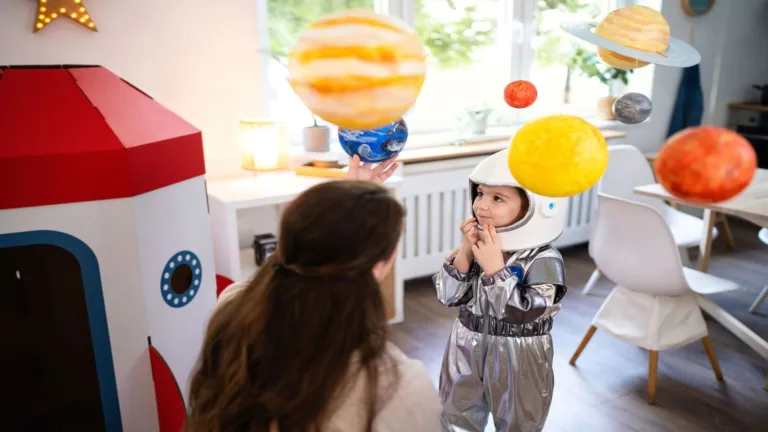 Space and sci-fi themed costumes for adults and children feature popular alien, Star Wars, and Star Trek designs. 3 zvJeKTyhNcsbLDq3Y4jmRZ 1920 80